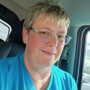 Meet your Posher, Crystal